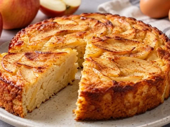 Torta de manzana proteica sin harinas: una receta fácil de tres ingredientes
