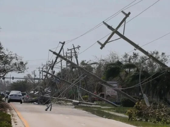 Isaías dejó cuatro muertos y más de 900 mil usuarios sin luz