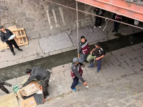 Retiraron residuos y elementos peligrosos del bajo puente del canal Esteco