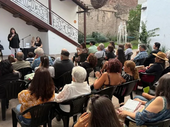 La palabra y la música se encuentran en una nueva edición de “La Bitácora”