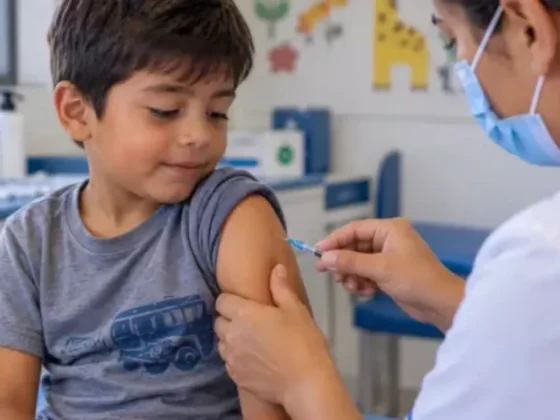 La varicela se puede prevenir con la aplicación de vacunas