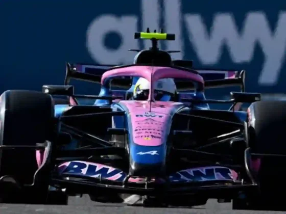 Franco Colapinto abandonó el GP de Estados Unidos tras un toque y Kimi Antonelli lidera la carrera