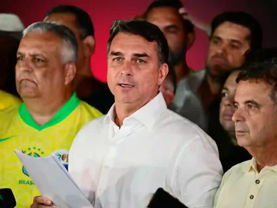 Tras su derrota ante Lula, Flávio Bolsonaro califica de “imposible” reconocer el resultado electoral