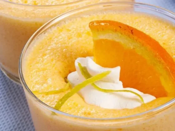 Mousse proteica de naranja: una opción fresca, cremosa y muy fácil de hacer en pocos pasos