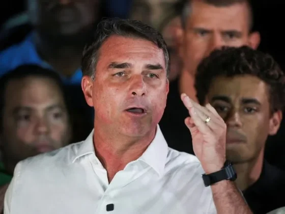 Flávio Bolsonaro se proclamó presidente electo de Brasil desde Estados Unidos