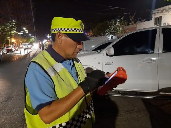 Durante operativo nocturno fueron retenidos 4 autos en la ciudad