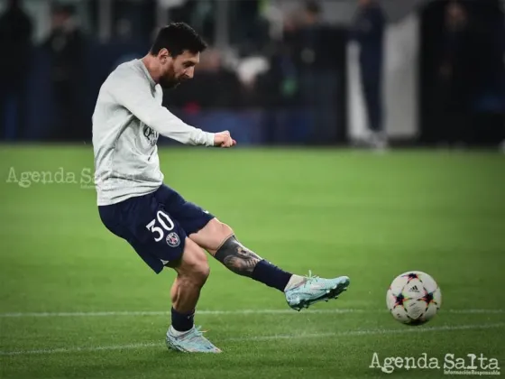 Lionel Messi dejó atrás una molestia en el tendón y podría jugar este domingo con el PSG (REUTERS/Massimo Pinca).