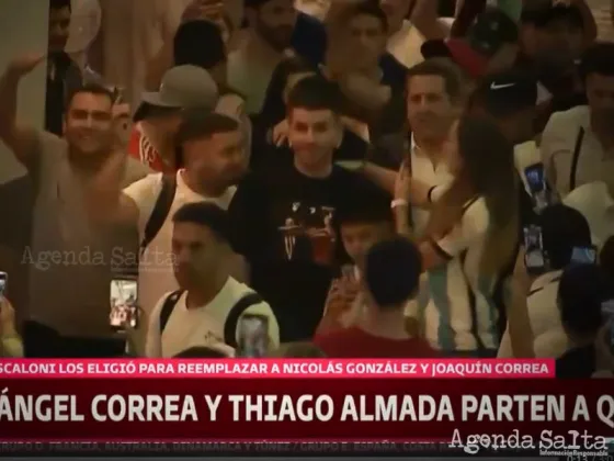 Ángel Correa y Thiago Almada fueron despedidos por una multitud en Ezeiza y viajaron a Qatar