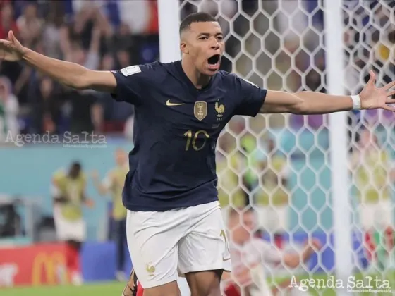 Mbappé festeja su segundo gol. Foto: AFP