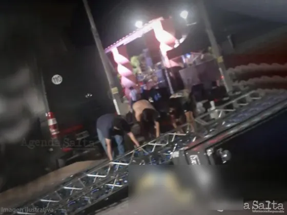 Del festejo al temor: Salteño fue a ver el partido en pantalla gigante y se le cayó encima