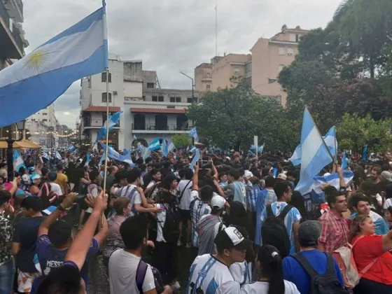 El festejo de los salteños por el triunfo de la Selección Argentina