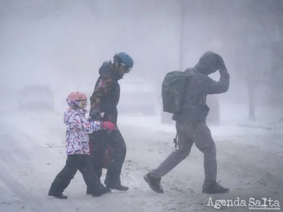 Furiosa tormenta invernal en Estados Unidos: cinco muertos y un millón de personas están sin luz