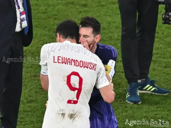 Lewandowski habló del cruce que tuvo con Messi (AFP)
