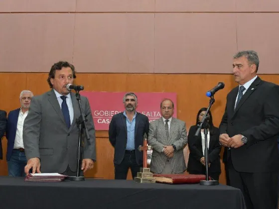 El gobernador tomó juramento al nuevo Ministro de Salud Pública y a Secretarios del Gobierno de Salta