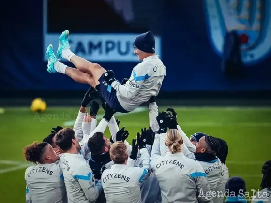 LA ARAÑA ESTÁ DE VUELTA: Julián Álvarez fue recibido en Manchester City tras ser campeón del mundo con Argentina