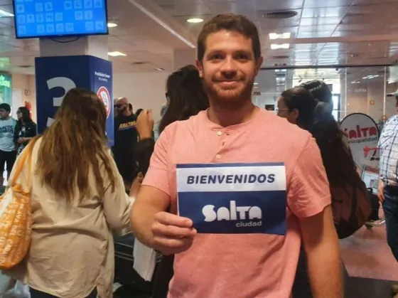 La ciudad de Salta recibió a los turistas del primer vuelo de la temporada de verano 2023
