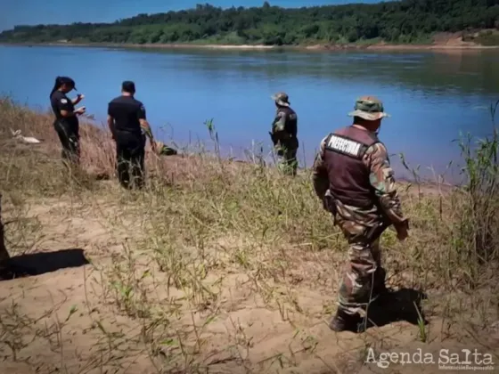 Hallan muertos a los dos hermanos que fueron tirados por la madre al río Paraná