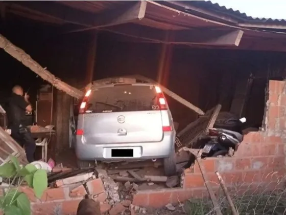 Un conductor alcoholizado incrustó su auto en una casa y mató a dos nenes mientras dormían